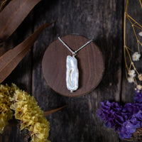 Baroque Pearl pendand & chain