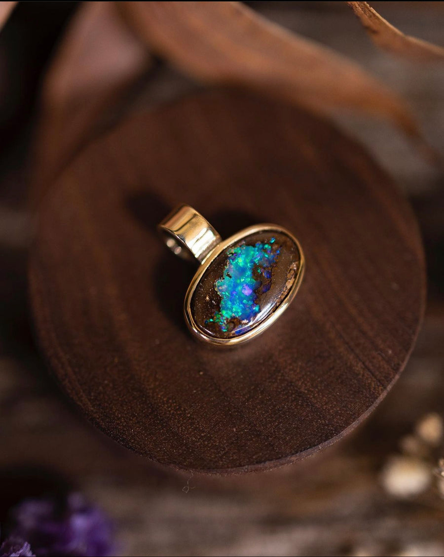 Lightning Ridge Ocean swirl Opal 8