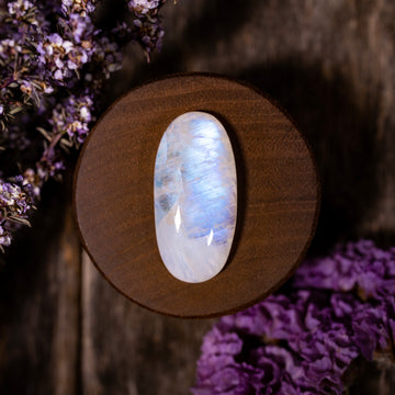 Large oval Rainbow Moonstone